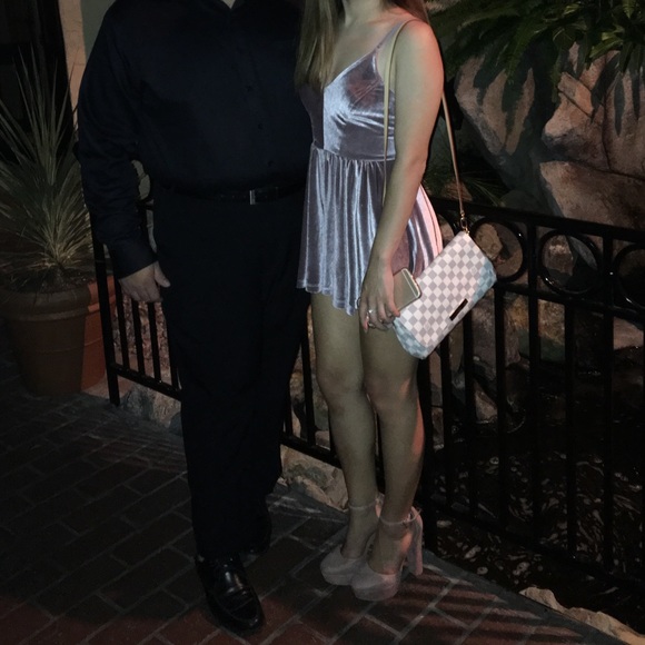 SILENCE+NOISE Velvet Romper - Picture 6 of 6